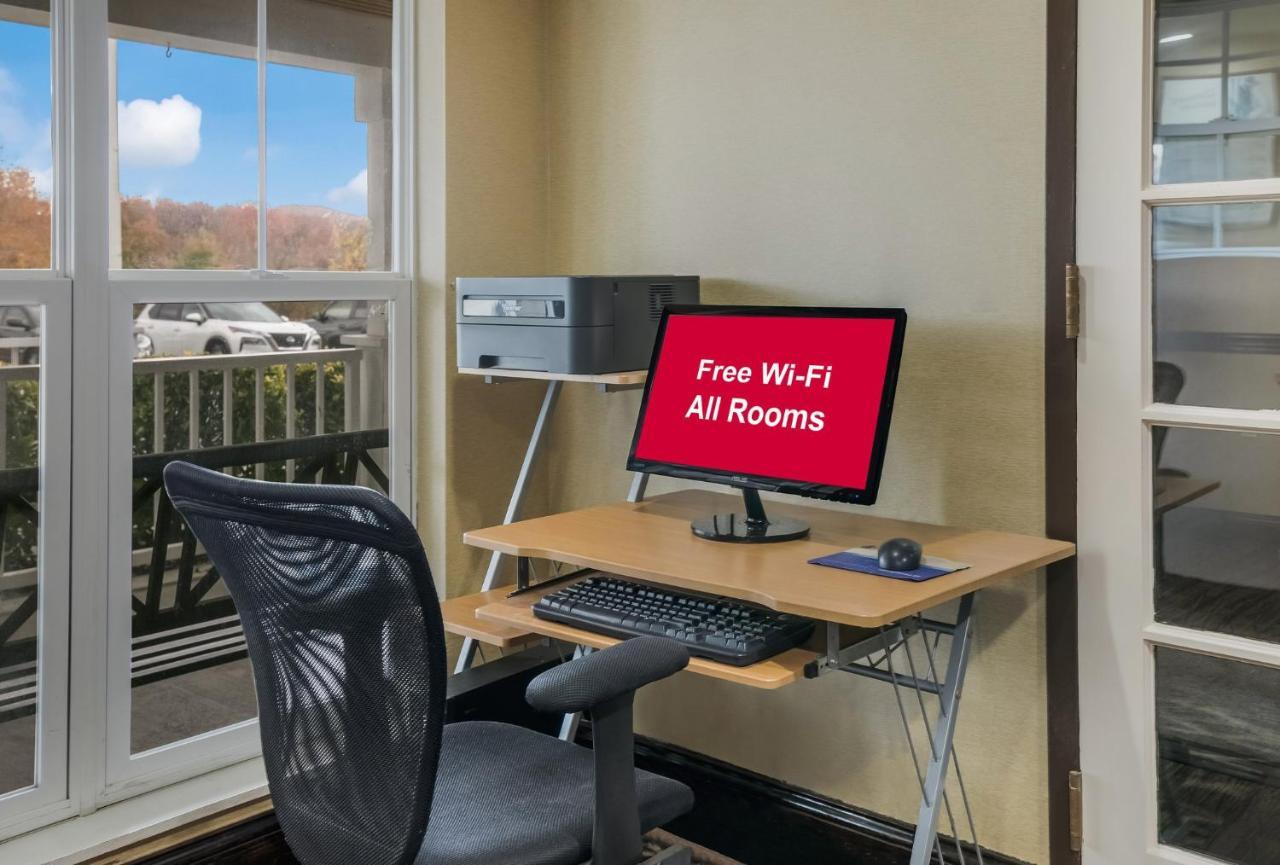 Red Roof Inn & Suites Knoxville East Dış mekan fotoğraf